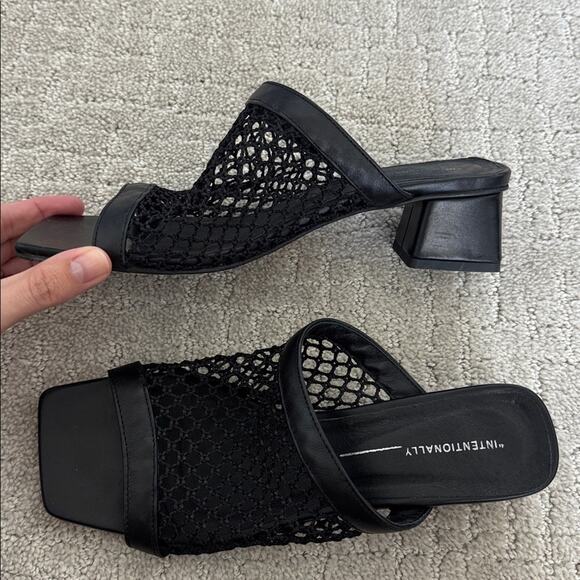 Intentionally Blank Jan Block Heel Mesh Sandals Black Size 38 Like New - Picture 5 of 9